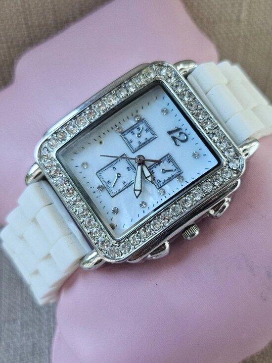 Accessories - Share Fashion Wristwatch Crystals Accent Bezel Silver Tone Case Analog Quartz Wa